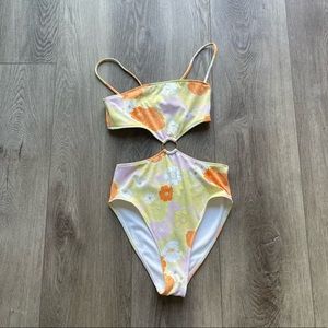 CHARLIE HOLIDAY DEVIN ONE PIECE FLORAL CUT OUT BIKINI SWIMWEAR SIZE SMALL NEW